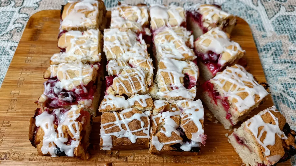 Photograph of Cranberry crumble bars.