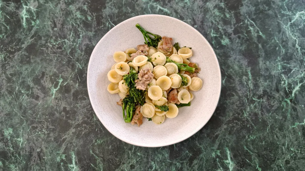 Photograph of Orecchiette con cime di rapa e salsiccia.