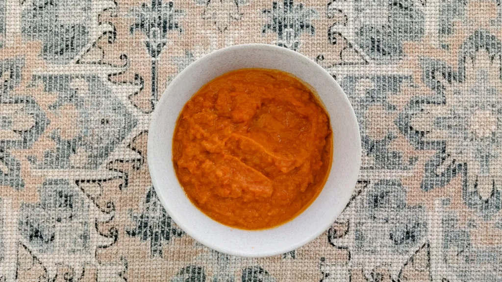 Photograph of Tomato & garlic sauce.
